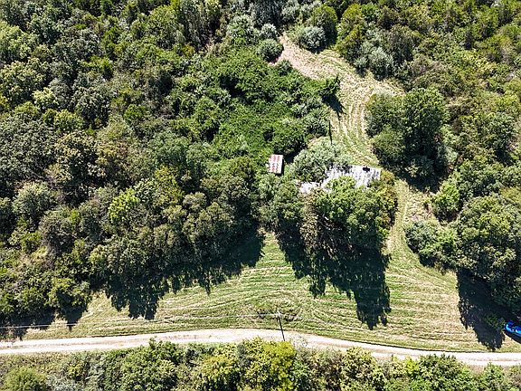 3rd image of 948 Arrowhead Lake Rd
