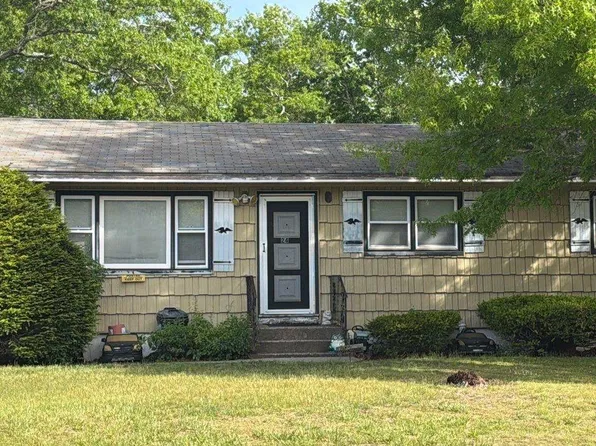 24 Hinda Boulevard, Riverhead, NY 11901