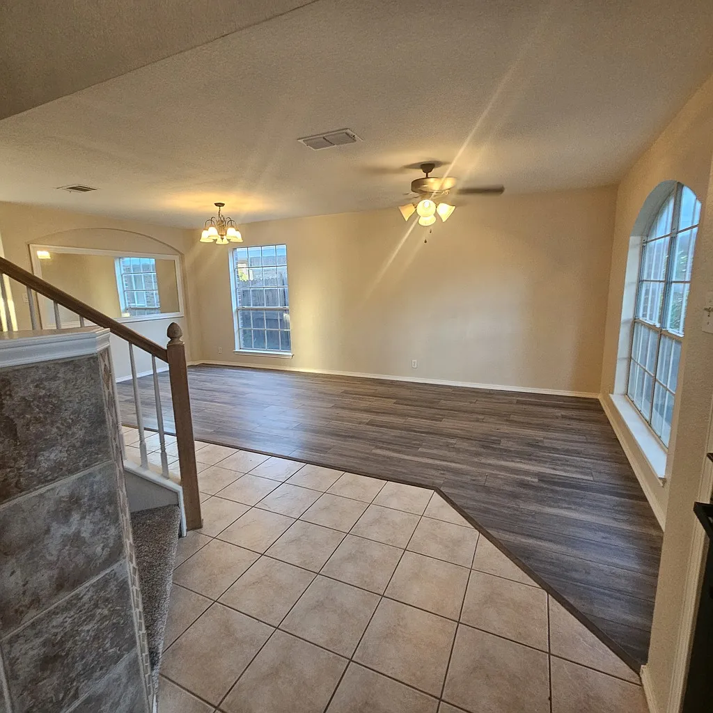 Spacious 3-Bedroom Home in Cedar Park with Attached Garage — Photo 2