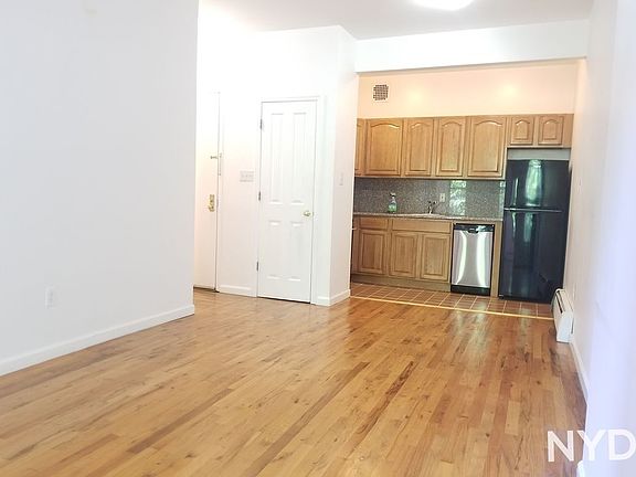4th image of 426 Park Pl #3B