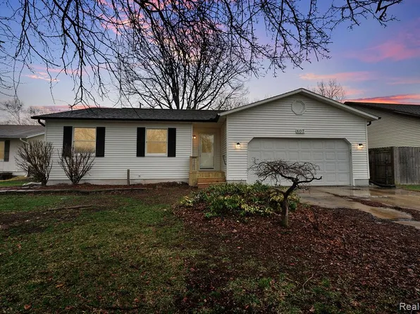 807 Saint Bernard St, Marysville, MI 48040