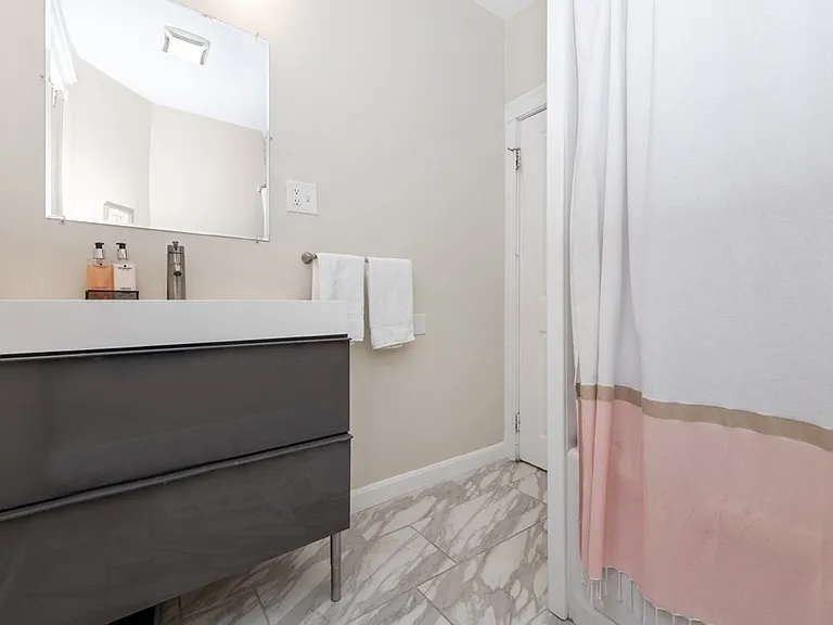 30 Larchmont St #1 — Photo 12