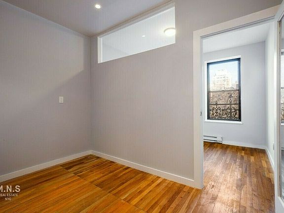 3rd image of 330 W 49th St APT 4FE