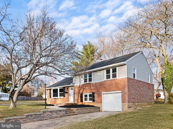 2305 Knowles Rd, Wilmington, DE 19810