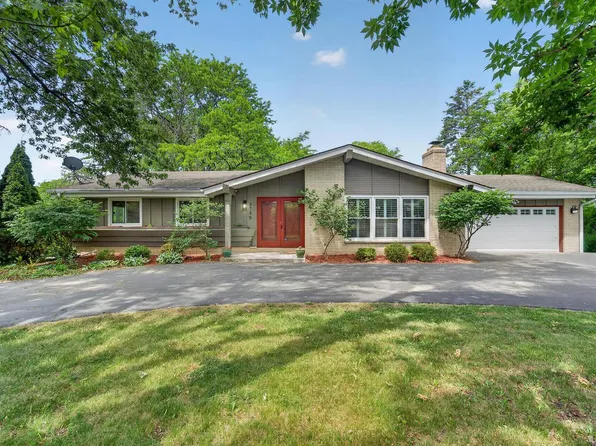 3745 Pilgrim ROAD, Brookfield, WI 53005