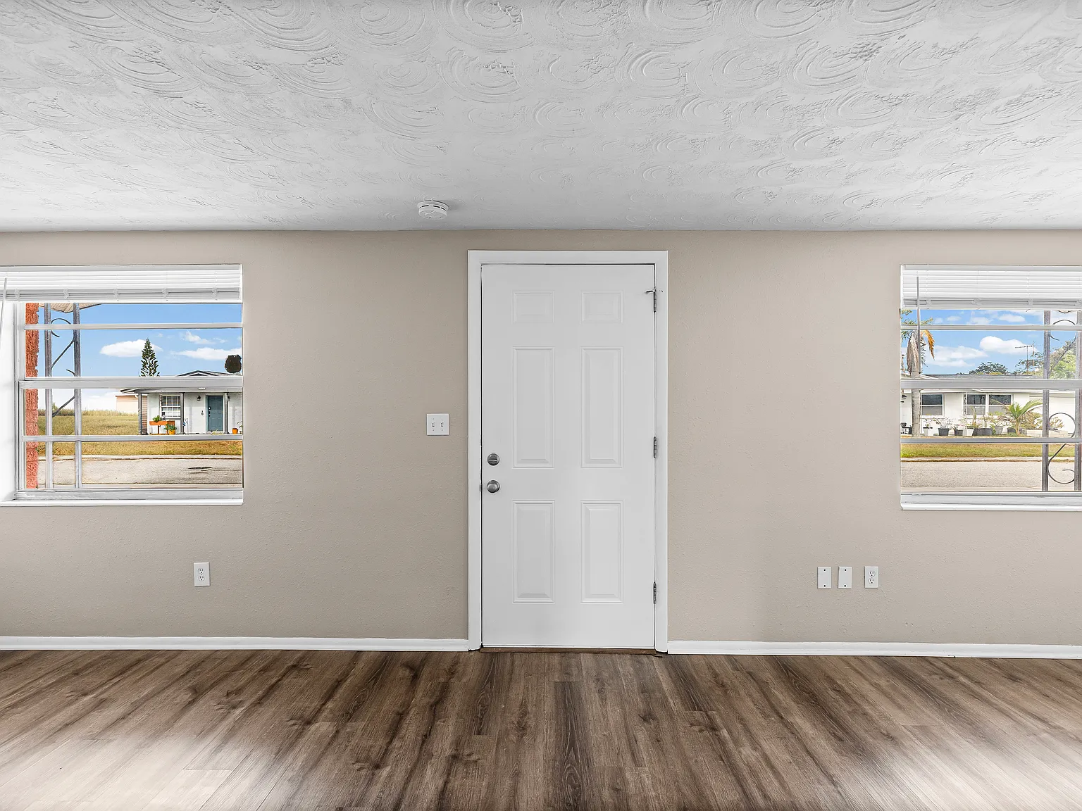 3536 Umber Rd — Photo 2