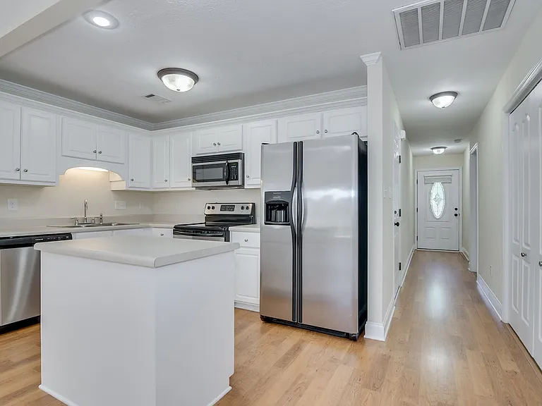 804 Bryan Cir — Photo 8