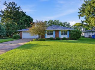 111 E 10th St, Port Clinton, OH 43452