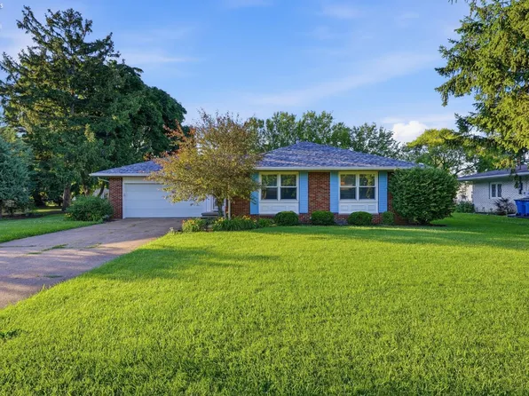 111 E 10th St, Port Clinton, OH 43452