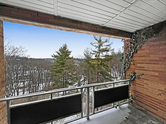 4th image of 1872 Sunset Ave #4