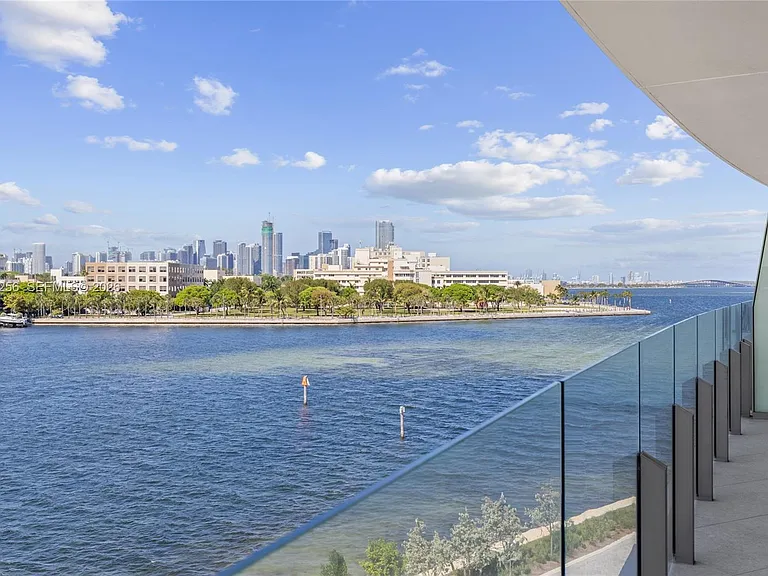 5 Grove Isle Dr #S401 — Photo 19