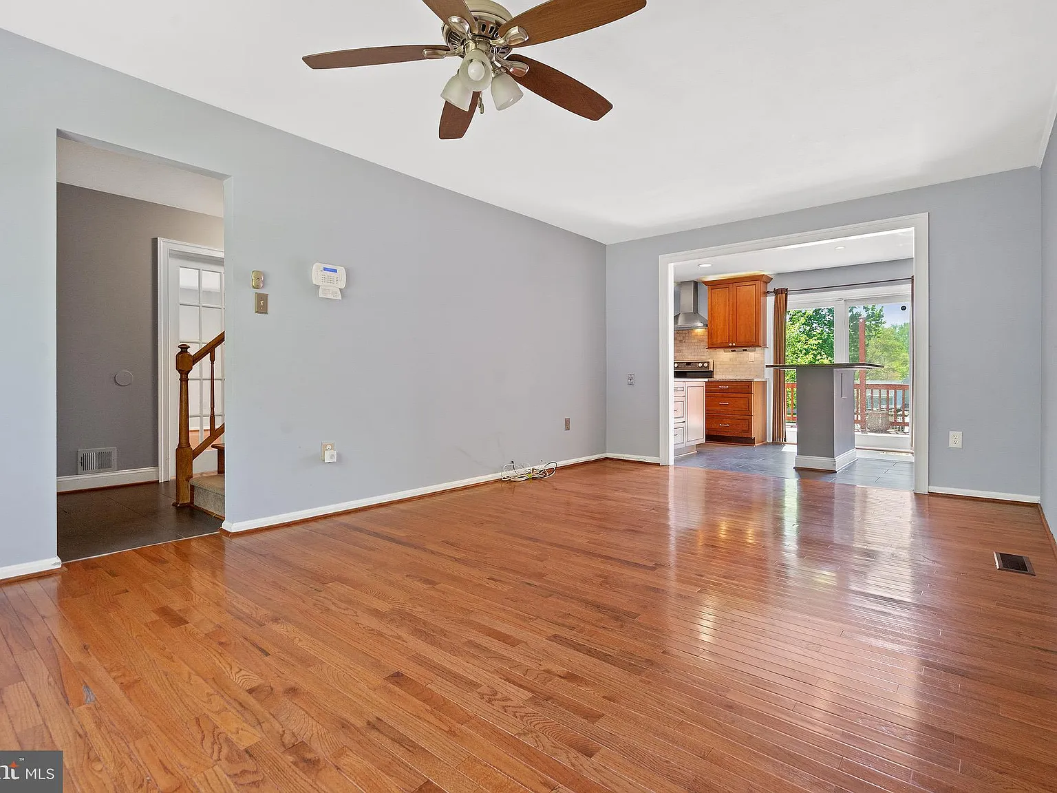 4 bed, 2.5 bath, 2546 sqft, $3,600 — Photo 3