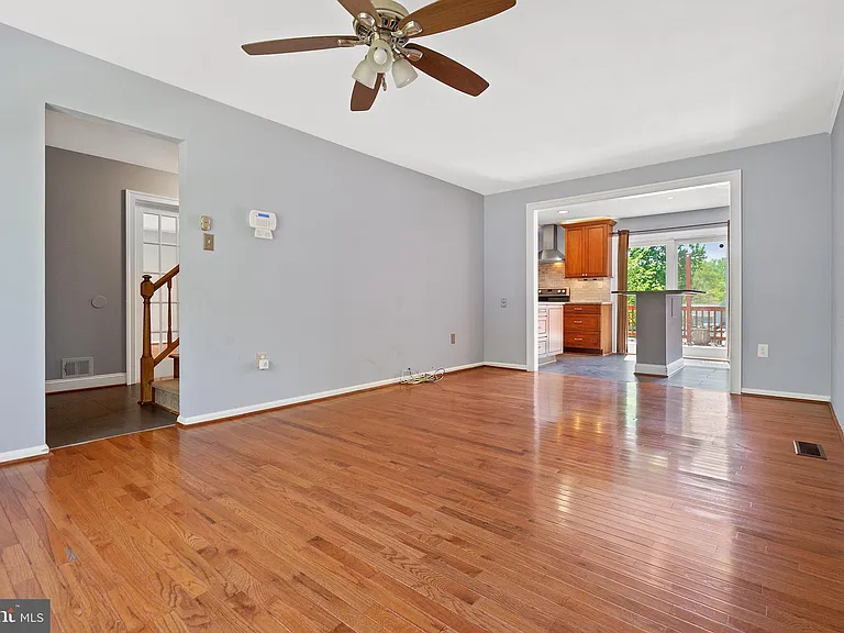 13604 Wisteria Dr — Photo 3
