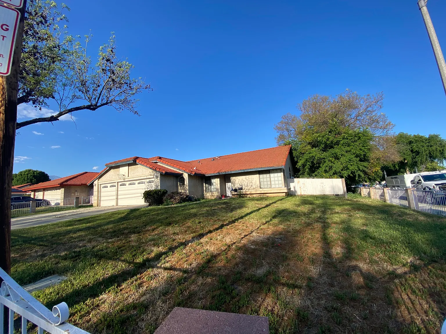 4 bed, 1879 sqft, $3,700 — Photo 2