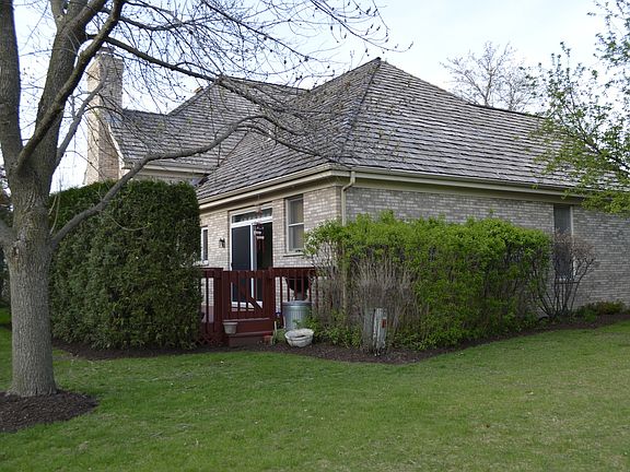 2nd image of 2 Hotchkiss Ct