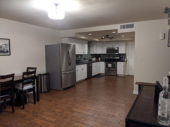 5th image of 1530 E Maryland Ave Unit 14