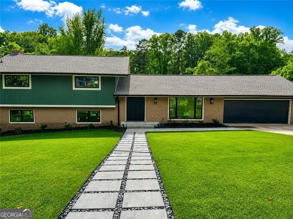 4255 Glenda Dr, College Park, GA 30337