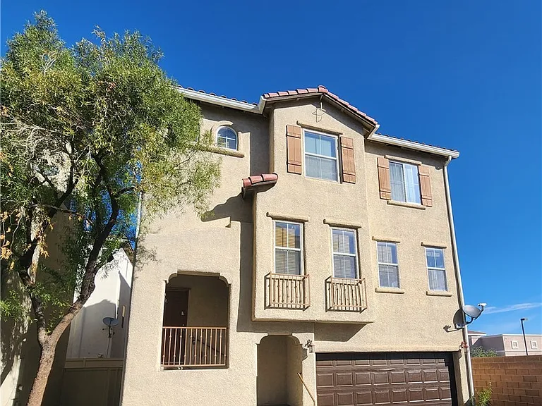 8920 James Carl Ct — Photo 1