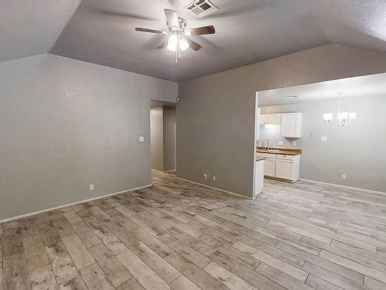 2606 Cross Timber Dr — Photo 4