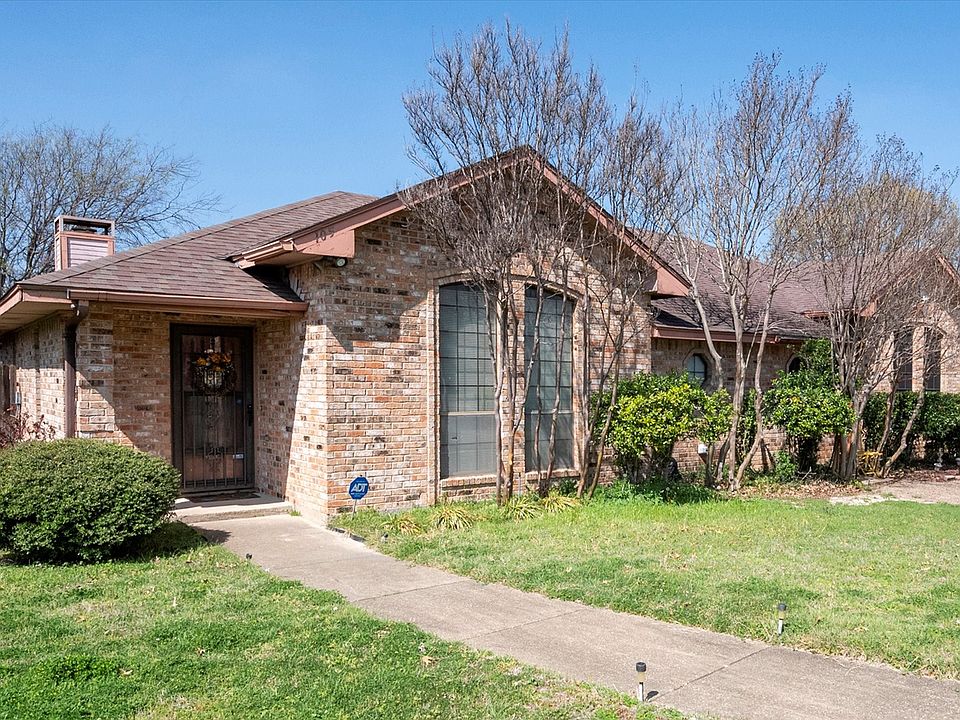 1st image of 105 Larchbrook Dr