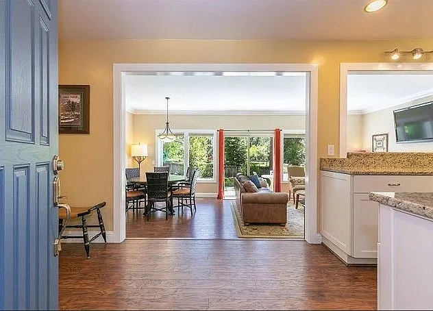 574 Midiron Ave — Photo 5