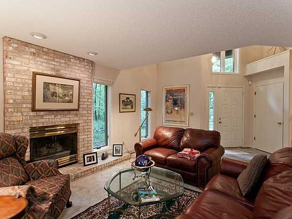 4th image of 1533 Hickory Bluff Trl NW