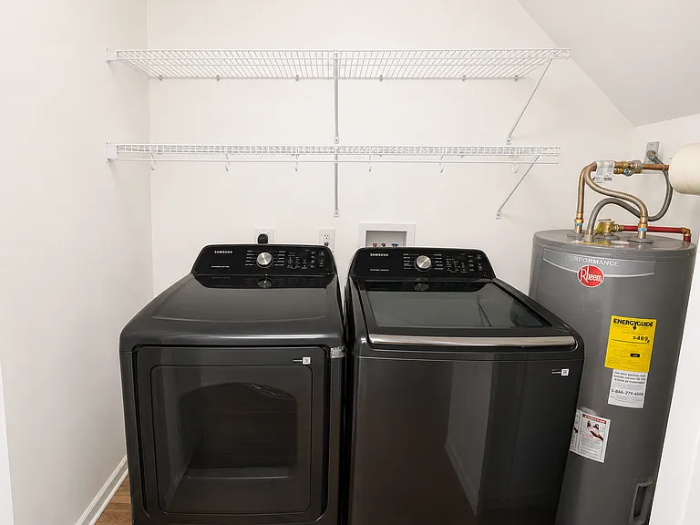 504 Lowndes Hill Rd #B — Photo 5