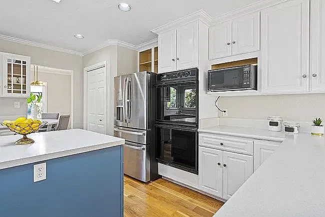 380 Wilton Ave — Photo 38
