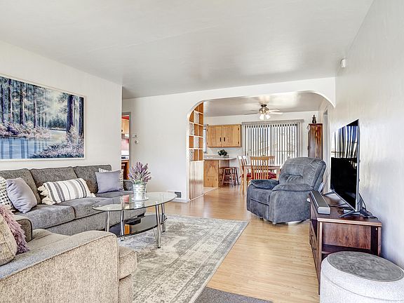3rd image of 2925 Cagua Dr NE