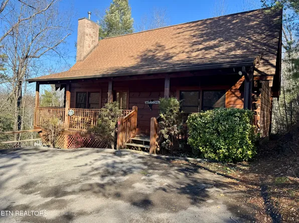 727 Golden Eagle Way, Pigeon Forge, TN 37863