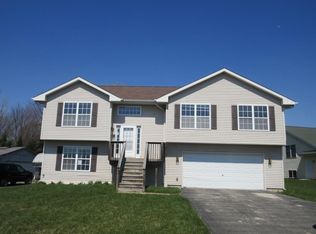 1007 Candlewick Dr NE, Poplar Grove, IL 61065