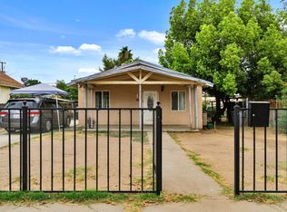 4027 E Illinois Ave, Fresno, CA