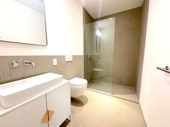 68-33 64th Place image 8 of 9