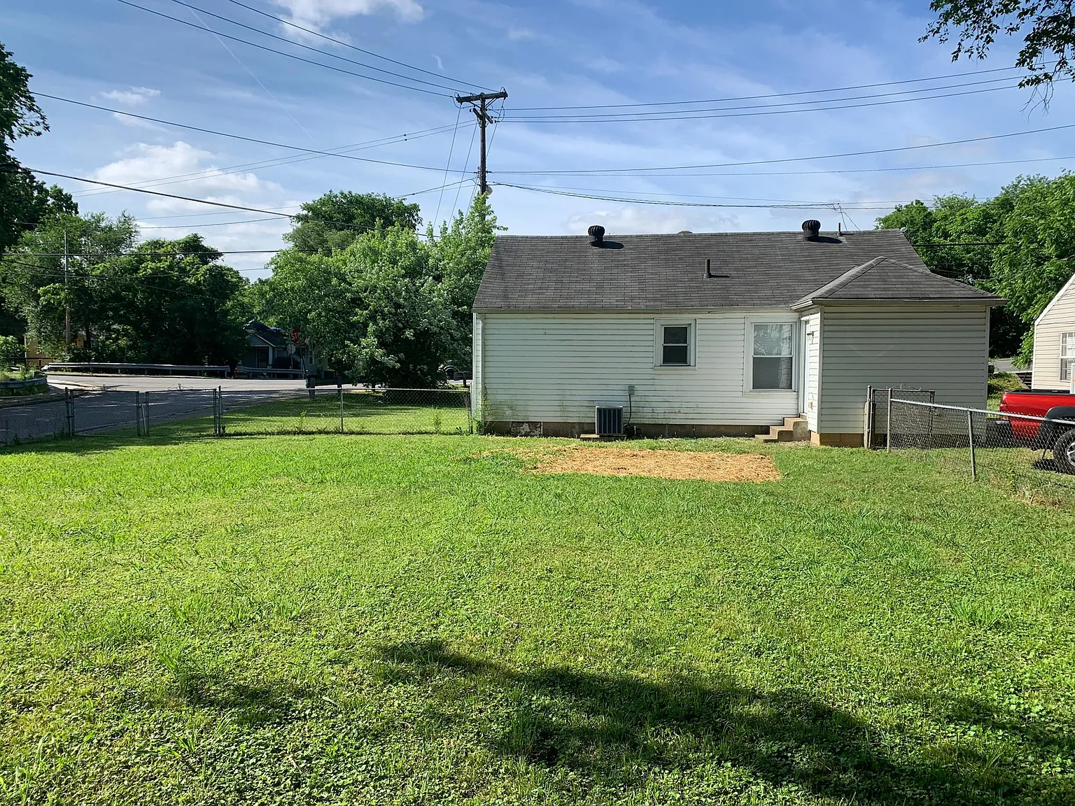 817 Douglas Ave — Photo 2