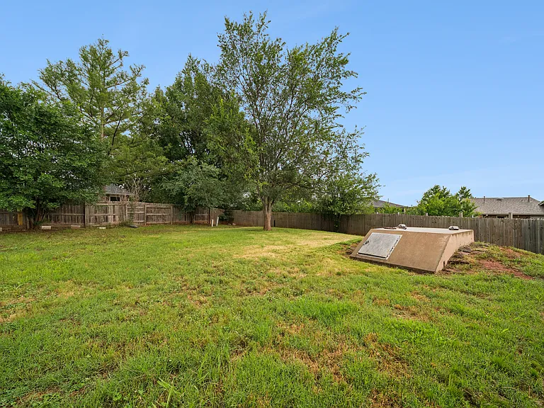 1615 N Briarwood St — Photo 15
