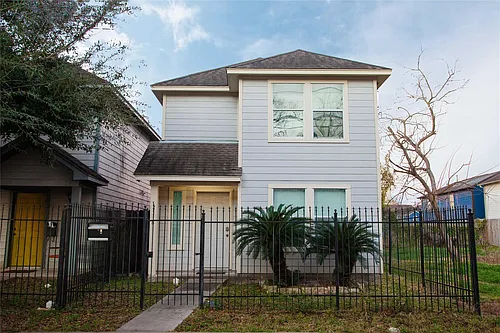 1118 Wilson St Photo 1