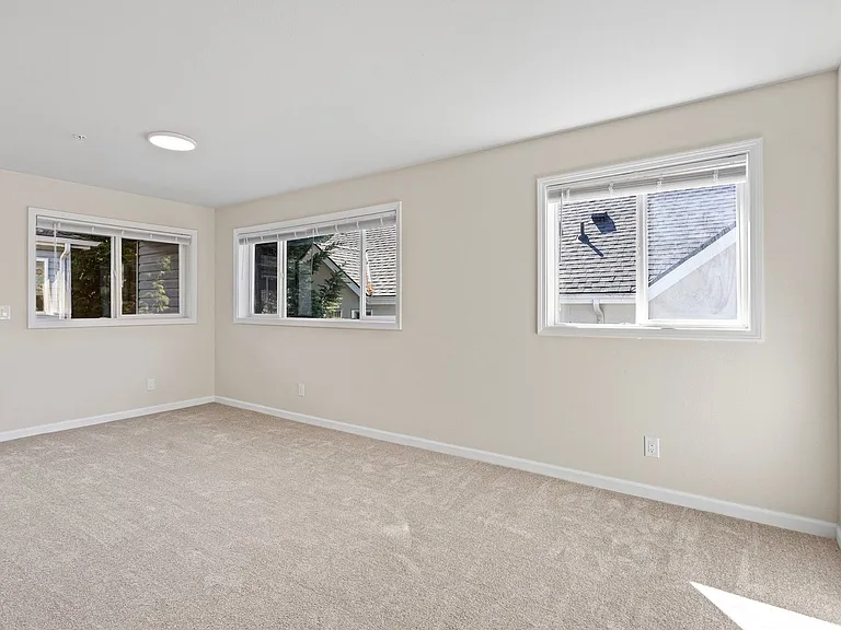 Park Place Apartments — Photo 8
