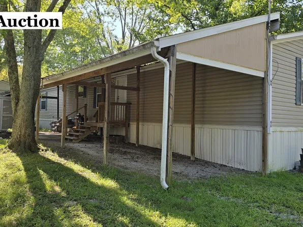 48 Golden Ash Ln, Carbondale, IL 62902
