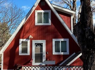Red Sleigh, Campton, NH 03223