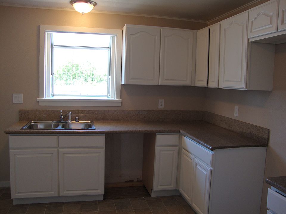 2nd image of 360 N 16th St