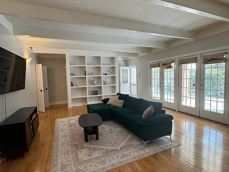 2308 Short St — Photo 6