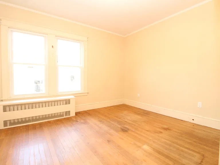 359 Deering Ave — Photo 8