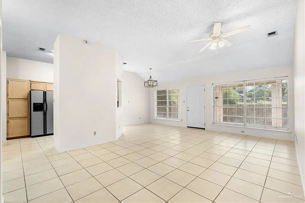 4 bed, 2.0 bath, 1485 sqft, $1,700 — Photo 4
