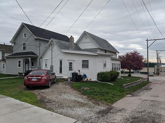 3rd image of 611 E Erie St