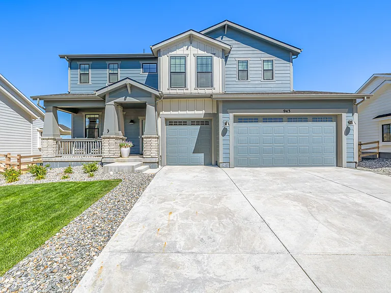 943 W Hopkins Dr — Photo 1