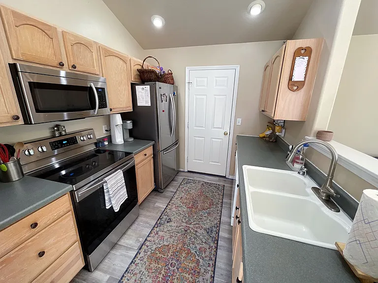 688 Green Tree Dr — Photo 5