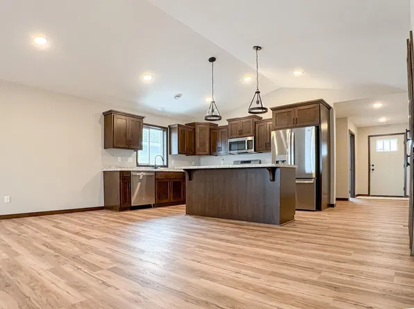 432 53rd Ave SE, Saint Cloud, MN 56304