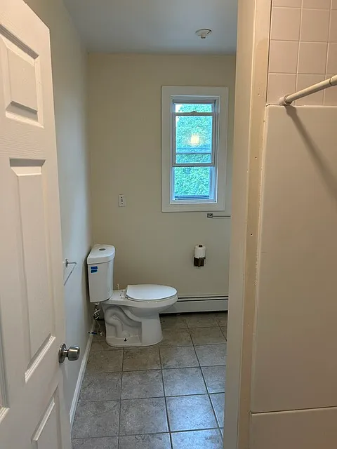 3 bed, 1.5 bath, 1100 sqft, $1,765 — Photo 4