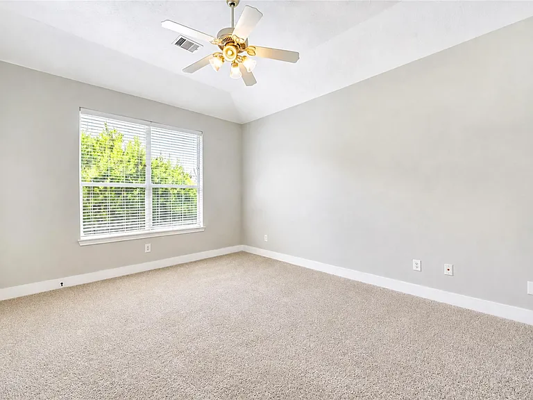 22027 Field Green Dr — Photo 17