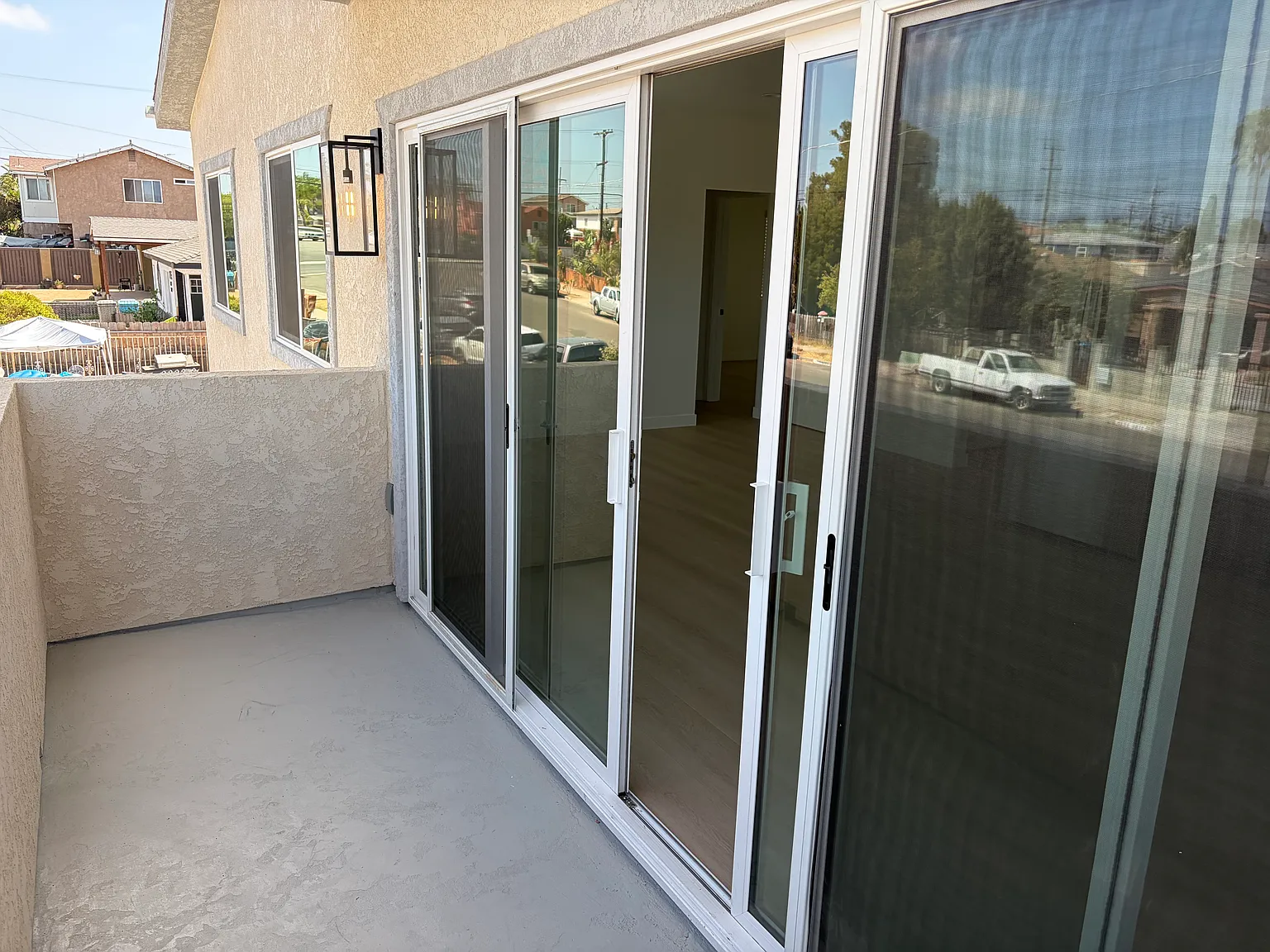 3 bed, 1050 sqft, $2,550 — Photo 4